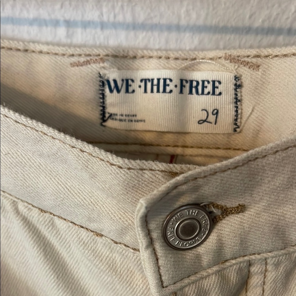 WE THE FREE PEOPLE  Women's Cream Distressed Denim Shorts - Picture 4 of 8